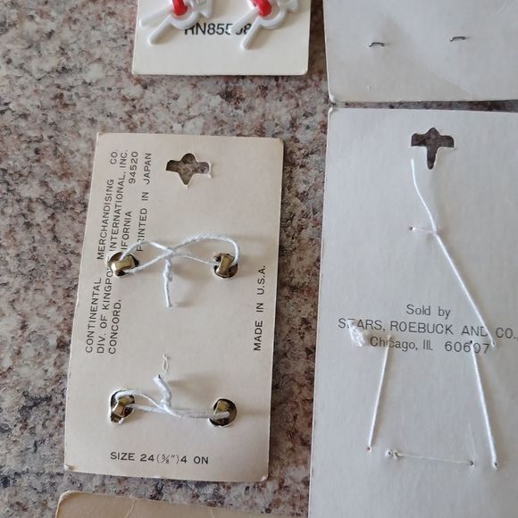 Vintage Buttons Lot of 11 - Picture 12 of 12